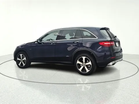 More photos of 2019 Mercedes-Benz GLC 350e at CarWise Gurnee, IL