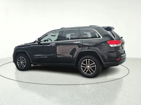 More photos of 2017 Jeep Grand Cherokee Limited at CarWise Gurnee, IL