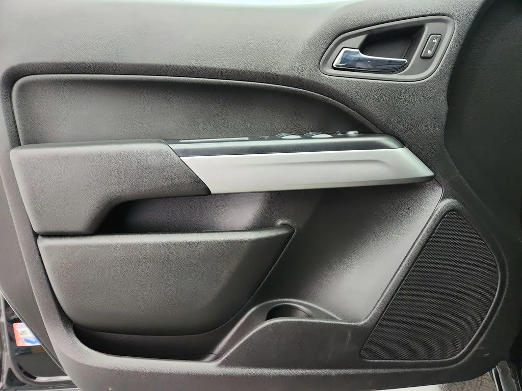 2019 Chevrolet Colorado LT - Photo 23