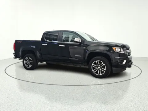 Photos of 2019 Chevrolet Colorado LT for sale in Gurnee, IL at CarWise Gurnee