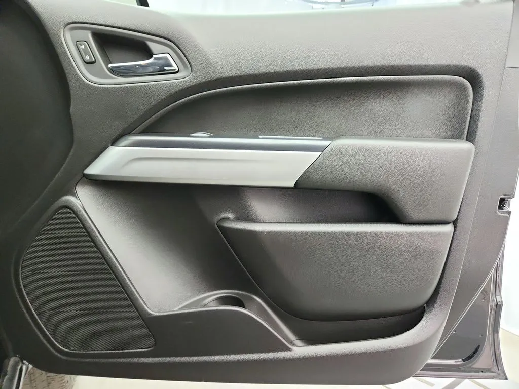 2019 Chevrolet Colorado LT - Photo 28