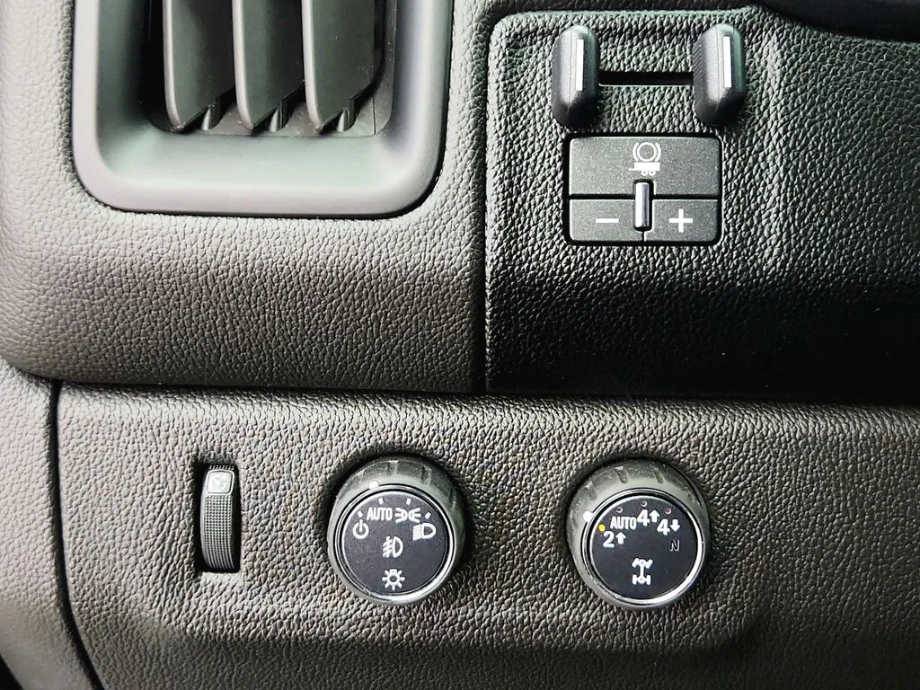 2019 Chevrolet Colorado LT - Photo 18