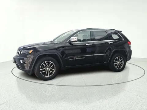 More photos of 2017 Jeep Grand Cherokee Limited at CarWise Gurnee, IL