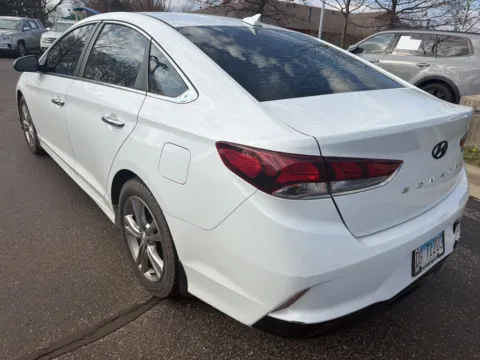 Photos of 2018 Hyundai Sonata SEL for sale in Gurnee, IL at CarWise Gurnee