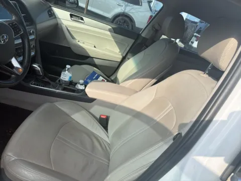 Another view of 2018 Hyundai Sonata SEL for sale in Gurnee, IL at CarWise Gurnee