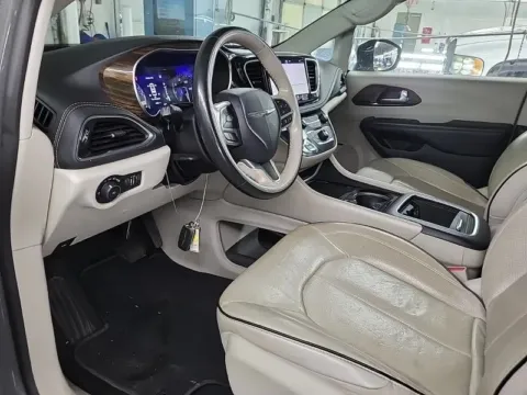 Another view of 2021 Chrysler Pacifica Limited for sale in Gurnee, IL at CarWise Gurnee