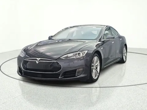 Photos of 2015 Tesla Model S 85D for sale in Gurnee, IL at CarWise Gurnee