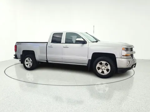 Photos of 2017 Chevrolet Silverado 1500 LT for sale in Gurnee, IL at CarWise Gurnee