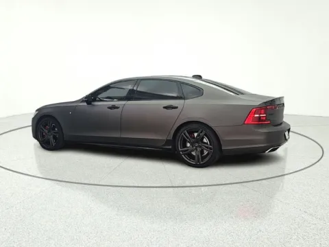 More photos of 2020 Volvo S90 T6 R-Design at CarWise Gurnee, IL