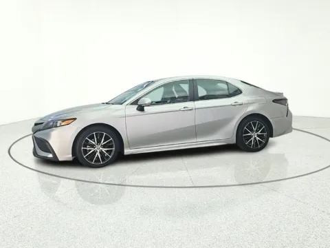 More photos of 2023 Toyota Camry SE at CarWise Gurnee, IL