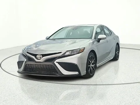 Photos of 2023 Toyota Camry SE for sale in Gurnee, IL at CarWise Gurnee