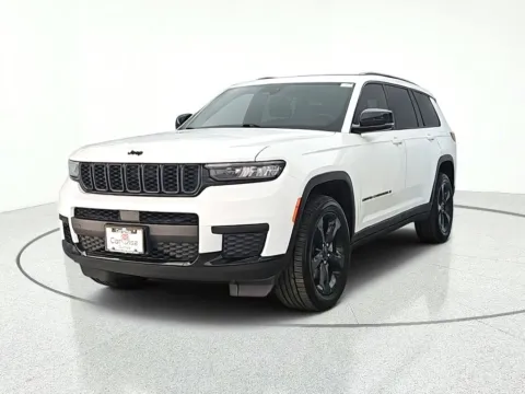 Photos of 2021 Jeep Grand Cherokee L Altitude for sale in Gurnee, IL at CarWise Gurnee
