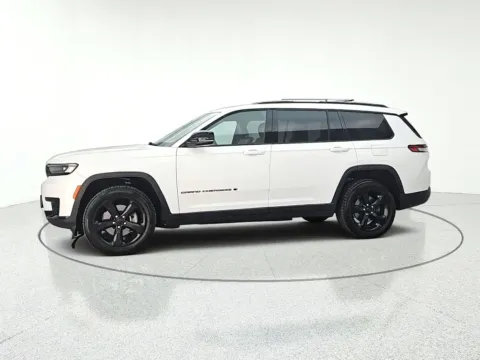 Another view of 2021 Jeep Grand Cherokee L Altitude for sale in Gurnee, IL at CarWise Gurnee