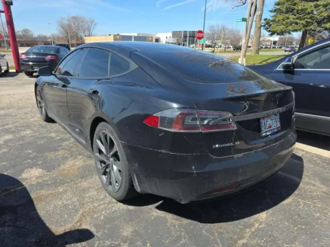 Photos of 2018 Tesla Model S 75D for sale in Gurnee, IL at CarWise Gurnee