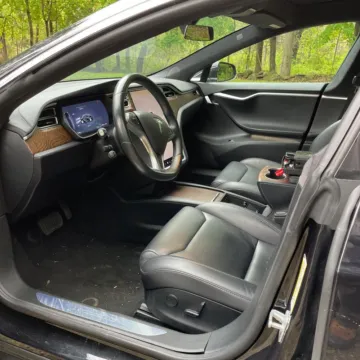 Another view of 2018 Tesla Model S 75D for sale in Gurnee, IL at CarWise Gurnee