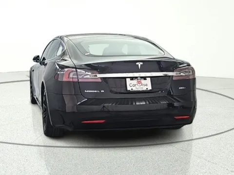 More photos of 2018 Tesla Model S 100D at CarWise Gurnee, IL