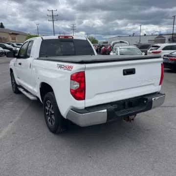 Photos of 2018 Toyota Tundra SR5 for sale in Gurnee, IL at CarWise Gurnee