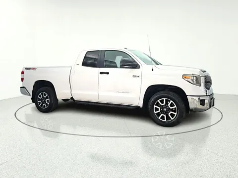 Photos of 2018 Toyota Tundra SR5 for sale in Gurnee, IL at CarWise Gurnee