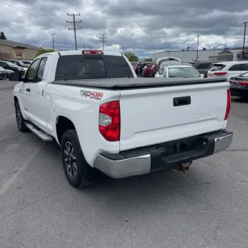Photos of 2018 Toyota Tundra SR5 for sale in Gurnee, IL at CarWise Gurnee