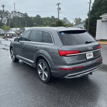 Photos of 2020 Audi Q7 55 Premium Plus for sale in Gurnee, IL at CarWise Gurnee