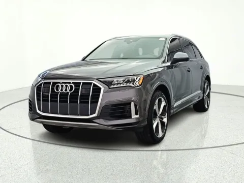 Photos of 2020 Audi Q7 55 Premium Plus for sale in Gurnee, IL at CarWise Gurnee