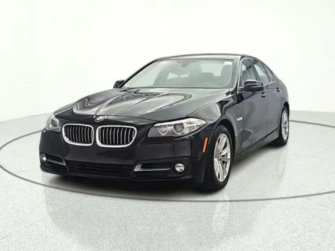 Photos of 2016 BMW 5 Series 528i xDrive for sale in Gurnee, IL at CarWise Gurnee