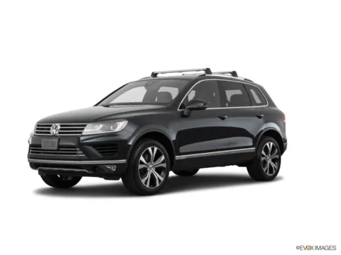 Black 2017 Volkswagen Touareg V6 for sale in Gurnee, IL