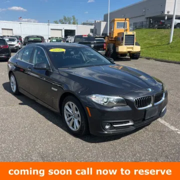 Gray 2016 BMW 5 Series 528i xDrive for sale in Gurnee, IL