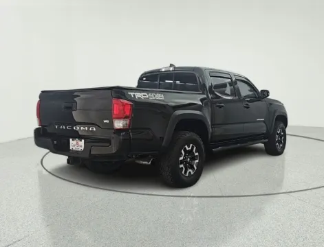 More photos of 2016 Toyota Tacoma TRD Off-Road at CarWise Gurnee, IL