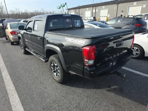 Photos of 2016 Toyota Tacoma TRD Off-Road for sale in Gurnee, IL at CarWise Gurnee