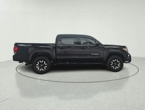 Another view of 2016 Toyota Tacoma TRD Off-Road for sale in Gurnee, IL at CarWise Gurnee