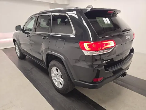 Photos of 2016 Jeep Grand Cherokee Laredo for sale in Gurnee, IL at CarWise Gurnee
