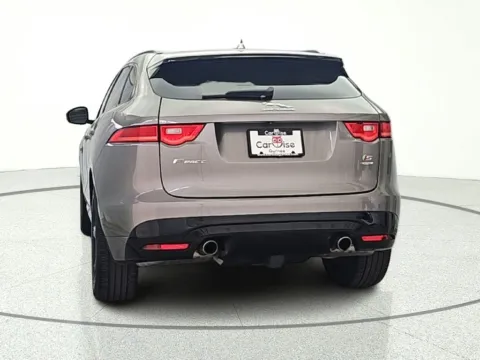More photos of 2018 Jaguar F-PACE S at CarWise Gurnee, IL