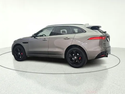More photos of 2018 Jaguar F-PACE S at CarWise Gurnee, IL