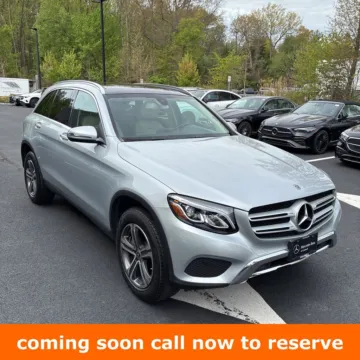 Green 2019 Mercedes-Benz GLC 300 for sale in Gurnee, IL