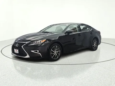 Photos of 2016 Lexus ES 350 for sale in Gurnee, IL at CarWise Gurnee