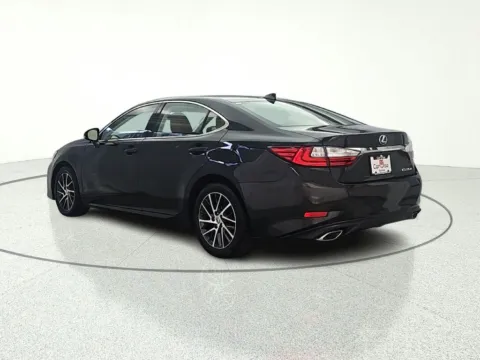 More photos of 2016 Lexus ES 350 at CarWise Gurnee, IL