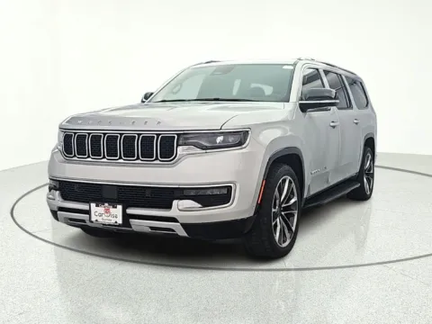 Photos of 2023 Jeep Wagoneer L Series II for sale in Gurnee, IL at CarWise Gurnee