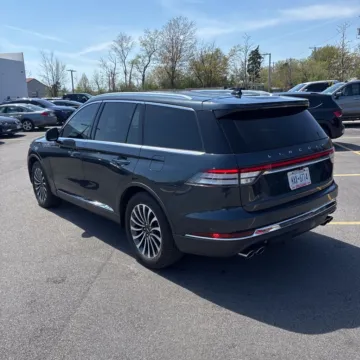 Photos of 2021 Lincoln Aviator Reserve for sale in Gurnee, IL at CarWise Gurnee