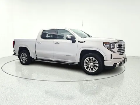 Photos of 2022 GMC Sierra 1500 Denali for sale in Gurnee, IL at CarWise Gurnee