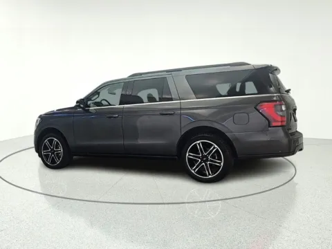 More photos of 2021 Ford Expedition Max Limited at CarWise Gurnee, IL