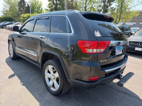 Photos of 2011 Jeep Grand Cherokee Overland for sale in Gurnee, IL at CarWise Gurnee