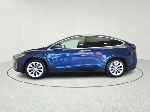 More photos of 2017 Tesla Model X 100D at CarWise Gurnee, IL