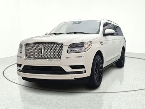 Photos of 2020 Lincoln Navigator L Reserve for sale in Gurnee, IL at CarWise Gurnee