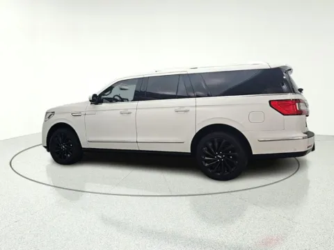 More photos of 2020 Lincoln Navigator L Reserve at CarWise Gurnee, IL