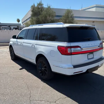 Photos of 2020 Lincoln Navigator L Reserve for sale in Gurnee, IL at CarWise Gurnee