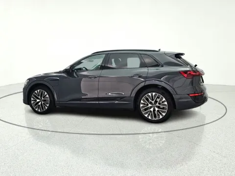 More photos of 2024 Audi Q8 e-tron Premium Plus at CarWise Gurnee, IL