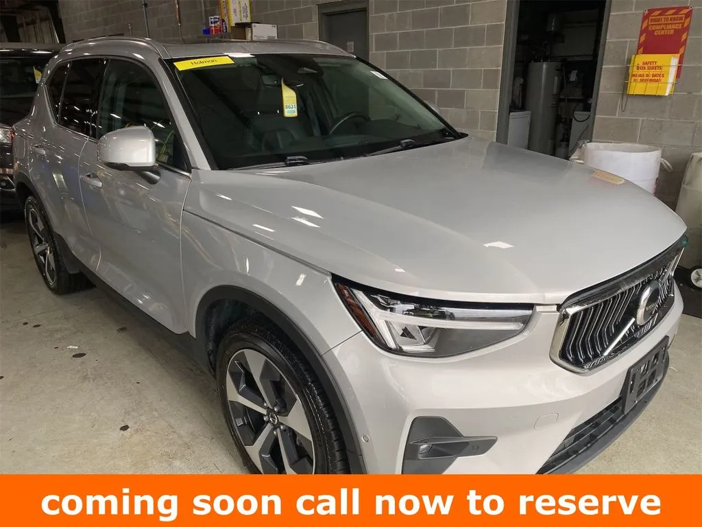 2024 Volvo XC40 B5 Plus Bright AWD's photo