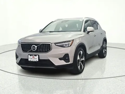 Photos of 2024 Volvo XC40 B5 Plus Bright Theme for sale in Gurnee, IL at CarWise Gurnee
