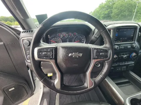 Another view of 2019 Chevrolet Silverado 1500 RST for sale in Gurnee, IL at CarWise Gurnee